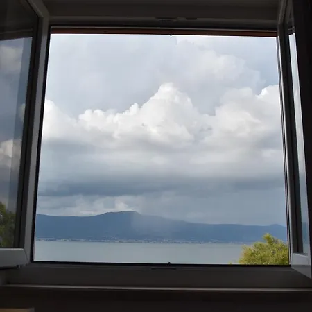 Mono Kai Triangle شقة *